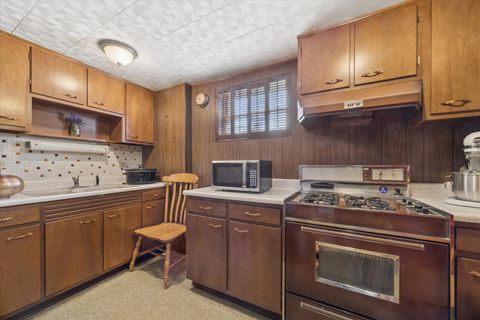 Tiny photo for 3029 Mayfair Avenue, Westchester, IL 60154 (MLS # 12621769)
