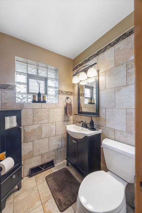 Tiny photo for 3029 Mayfair Avenue, Westchester, IL 60154 (MLS # 12621769)