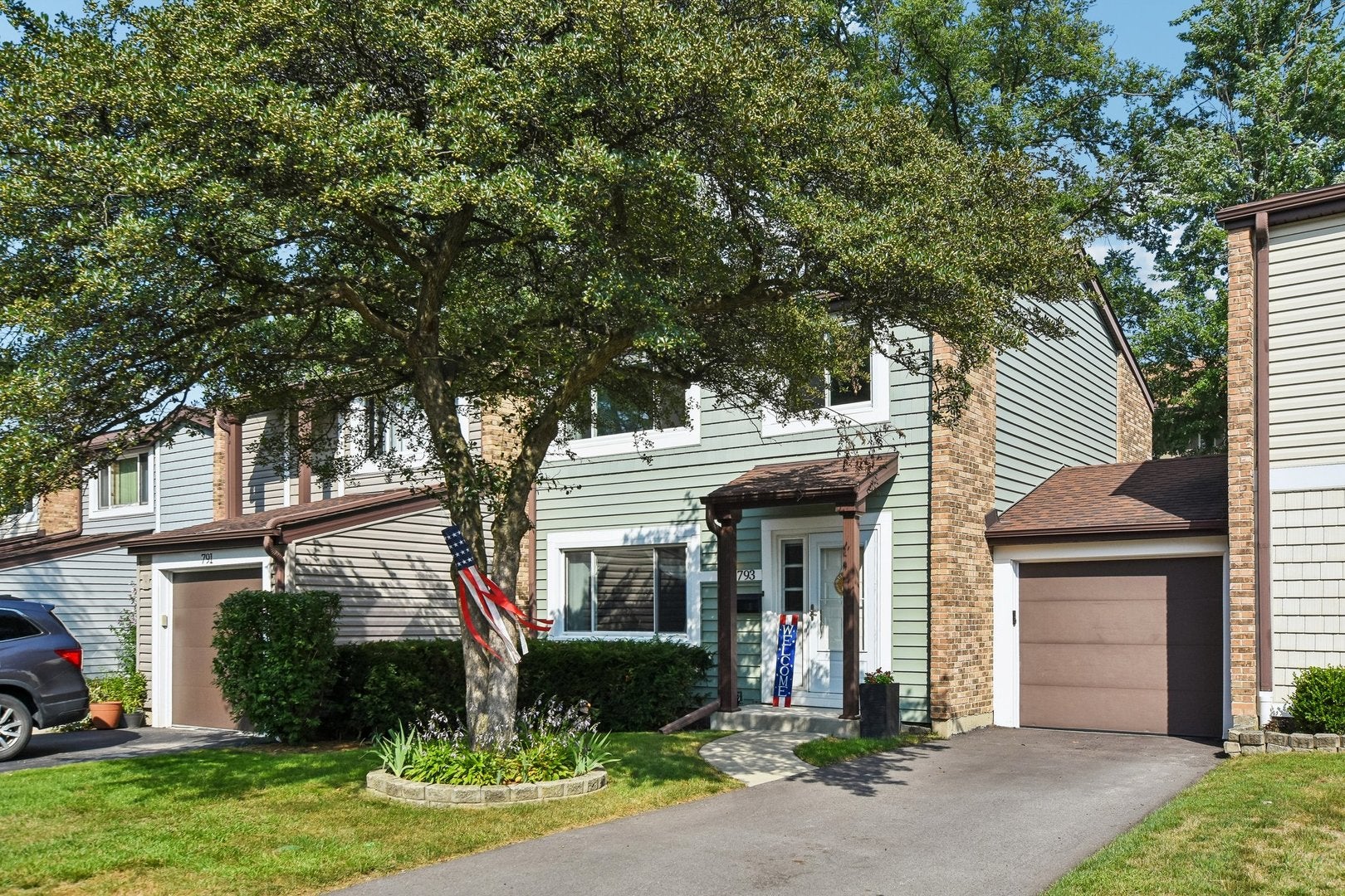 793 Lakeside Circle Drive