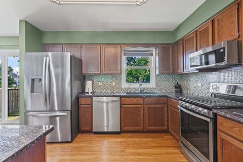 Tiny photo for 1718 Patricia Lane, St. Charles, IL 60174 (MLS # 12459300)