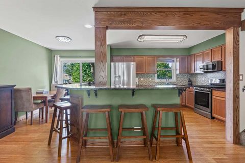 Tiny photo for 1718 Patricia Lane, St. Charles, IL 60174 (MLS # 12459300)