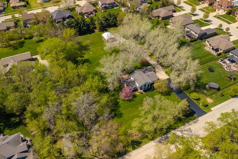 Tiny photo for 721 Wisconsin Road, New Lenox, IL 60451 (MLS # 12615686)