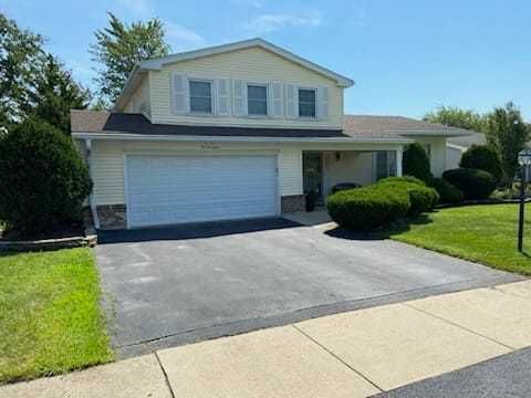 617 Newport Avenue Westmont IL 60559