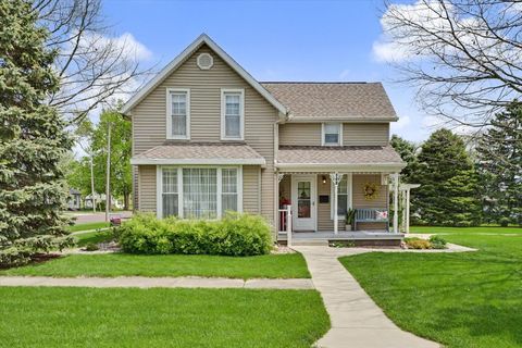 Tiny photo for 102 S WOOD Street, Gibson City, IL 60936 (MLS # 12623474)