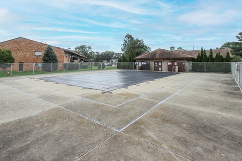 Tiny photo for 84 E Old Willow Road #105, Prospect Heights, IL 60070 (MLS # 12773597)