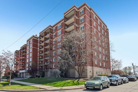 5555 N Cumberland Avenue 413 Chicago IL 60656