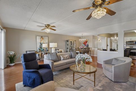 Tiny photo for 5555 N Cumberland Avenue #413, Chicago, IL 60656 (MLS # 12623922)