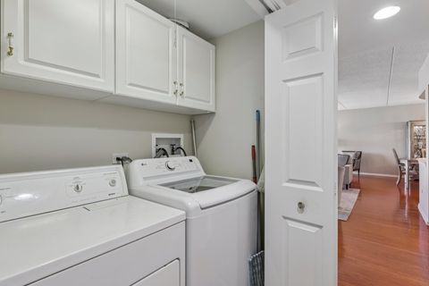 Tiny photo for 5555 N Cumberland Avenue #413, Chicago, IL 60656 (MLS # 12623922)