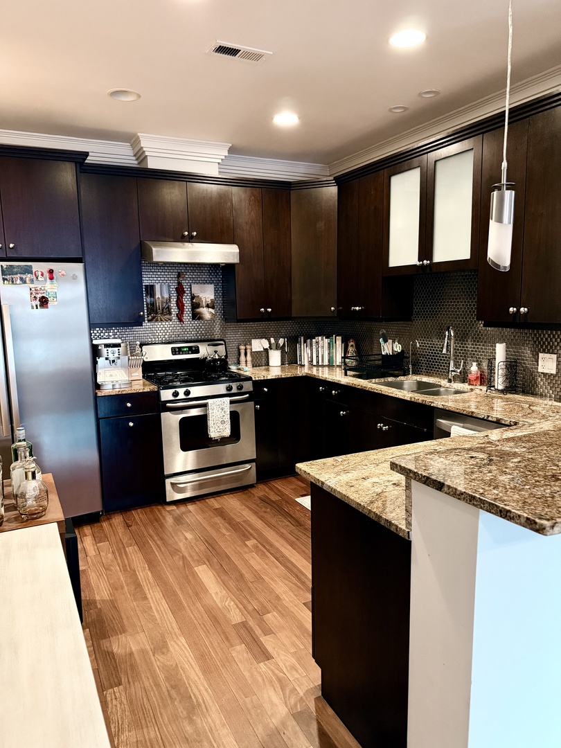 1037 W Monroe Street 2