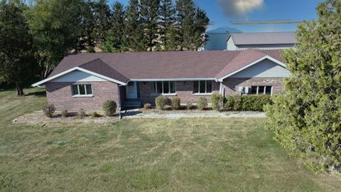 Photo of 358 E State Route 116, Ashkum, IL 60911 (MLS # 12474556)