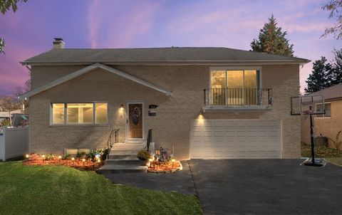 A home in La Grange Park