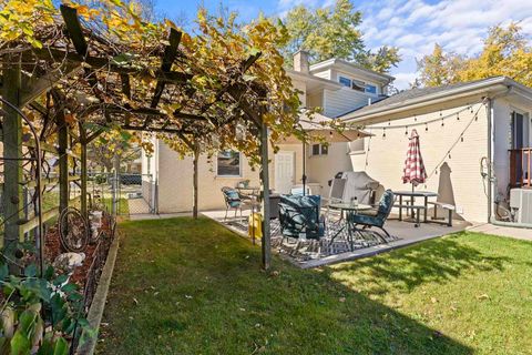 A home in La Grange Park