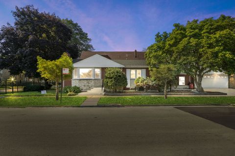 Photo of 9400 S Calumet Avenue, Chicago, IL 60619 (MLS # 12515293)