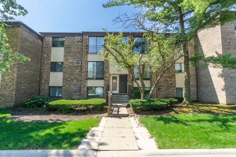 Photo of 178 Dunteman Drive #302, Glendale Heights, IL 60139 (MLS # 12696757)