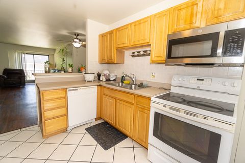 Tiny photo for 178 Dunteman Drive #302, Glendale Heights, IL 60139 (MLS # 12696757)