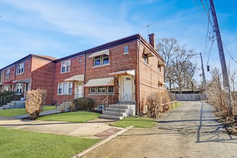 Tiny photo for 10313 S Church Street, Chicago, IL 60643 (MLS # 12570307)