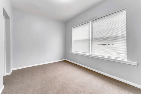 Tiny photo for 8012 S Essex Avenue #3S, Chicago, IL 60617 (MLS # 12491116)