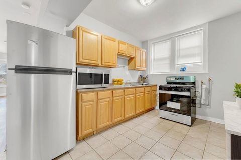 Tiny photo for 8012 S Essex Avenue #3S, Chicago, IL 60617 (MLS # 12491116)