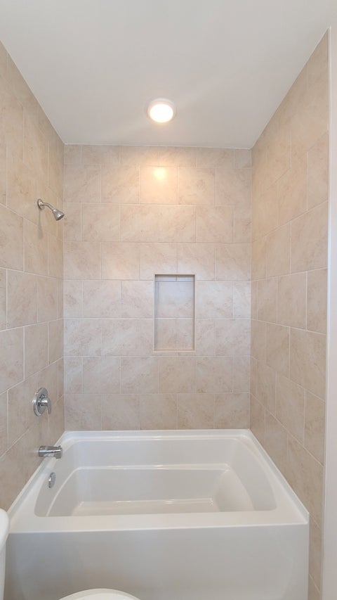 Tiny photo for 182 Lilah Court, Des Plaines, IL 60016 (MLS # 12716894)