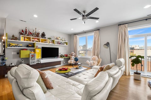 Tiny photo for 1317 N Larrabee Street #402, Chicago, IL 60610 (MLS # 12683539)