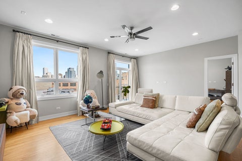 Tiny photo for 1317 N Larrabee Street #402, Chicago, IL 60610 (MLS # 12683539)