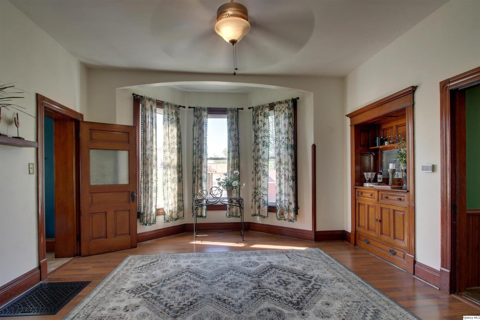 636 S 16th Street