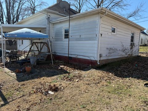 Tiny photo for 2000 1st Street, Eldorado, IL 62930 (MLS # 12578550)