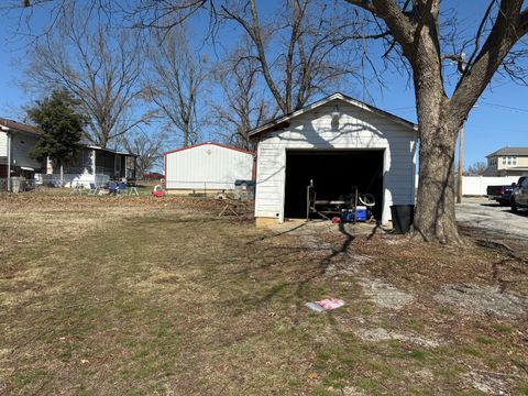 Tiny photo for 2000 1st Street, Eldorado, IL 62930 (MLS # 12578550)