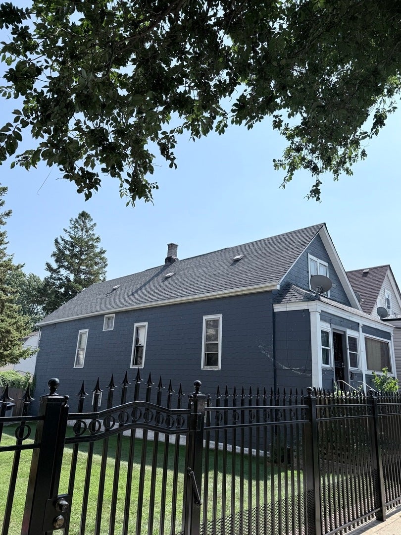 10453 S Ewing Avenue