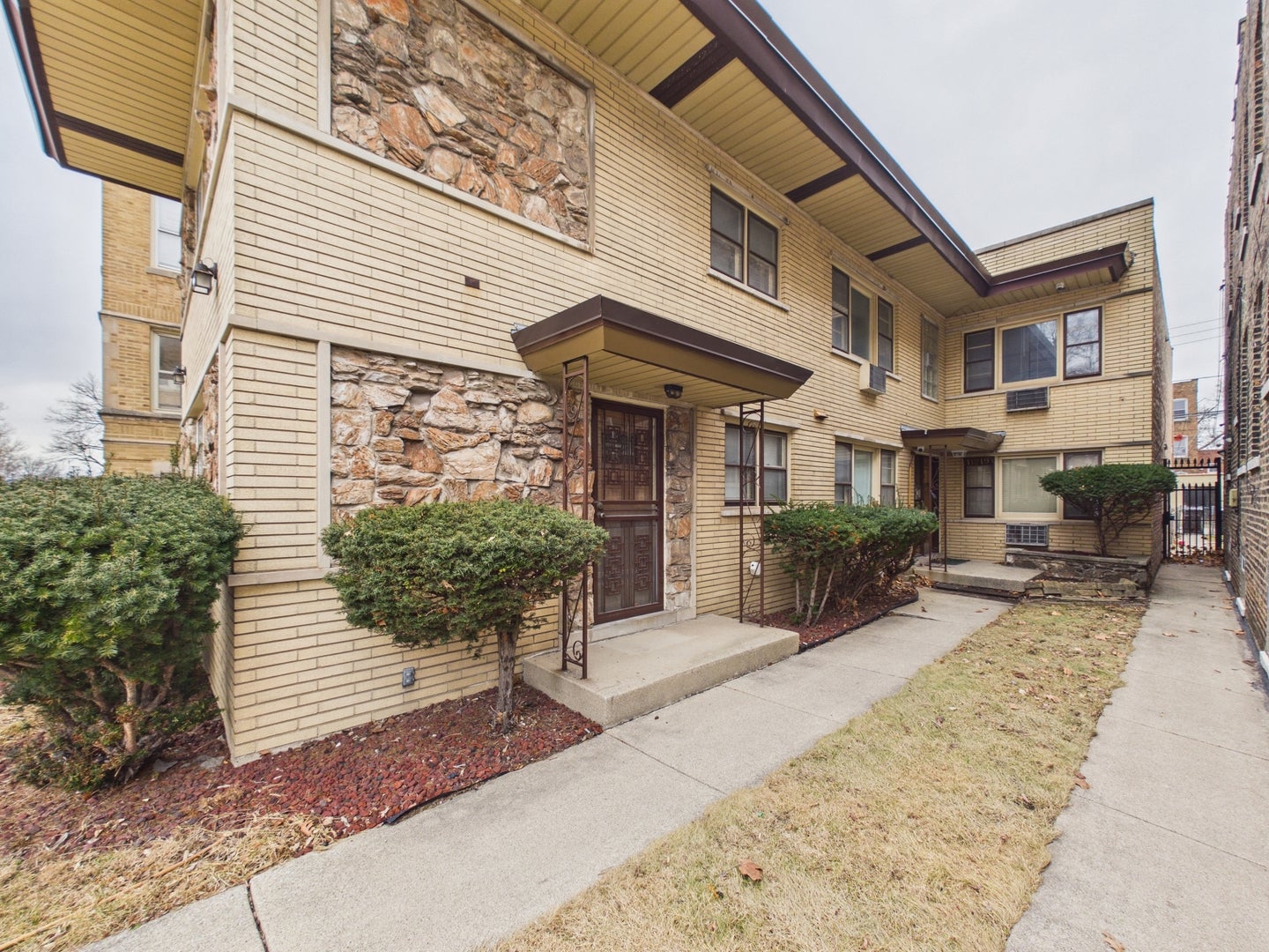11219 S King Drive 1R