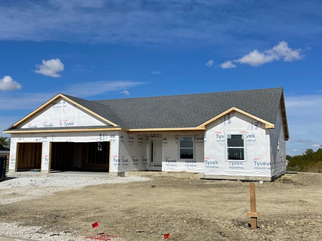 Photo for 524 Lloyd Drive, Dwight, IL 60420 (MLS # 12363464)