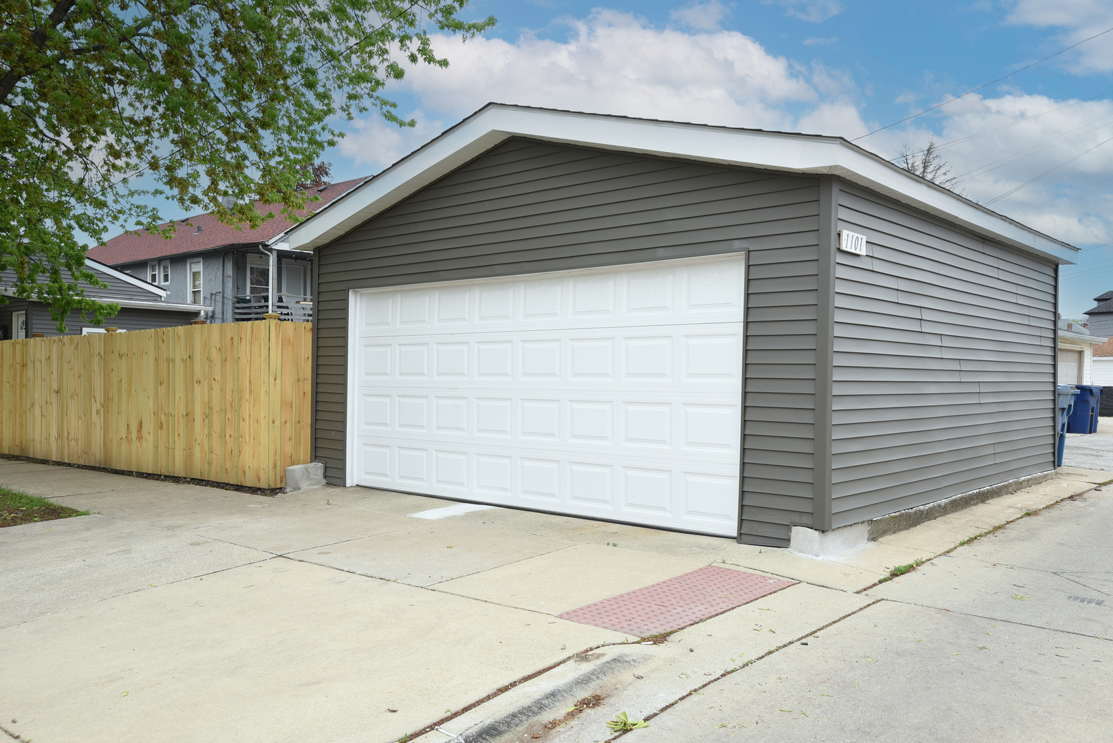 1101 N 22 Avenue N