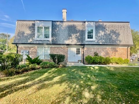 Photo of 164 W Golf Road #A, Libertyville, IL 60048 (MLS # 12475846)