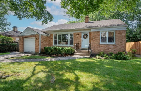 Photo of 334 Spruce Street, Glenview, IL 60025 (MLS # 12749765)