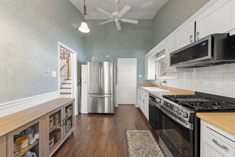 Tiny photo for 5924 Carpenter Street, Downers Grove, IL 60516 (MLS # 12494020)