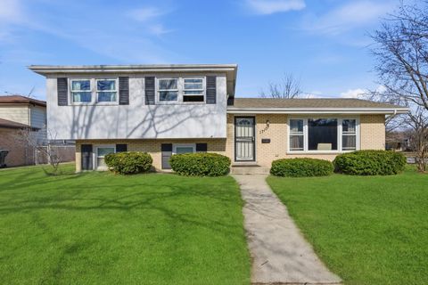 Photo of 17107 Evans Drive, South Holland, IL 60473 (MLS # 12591882)