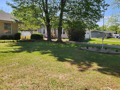 Tiny photo for 766 Fairfield Road, Mt Vernon, IL 62864 (MLS # 12623650)