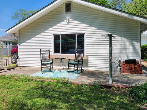 Tiny photo for 766 Fairfield Road, Mt Vernon, IL 62864 (MLS # 12623650)