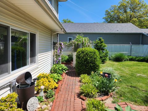 Tiny photo for 766 Fairfield Road, Mt Vernon, IL 62864 (MLS # 12623650)