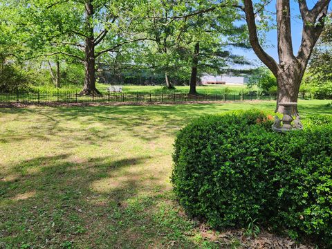 Tiny photo for 766 Fairfield Road, Mt Vernon, IL 62864 (MLS # 12623650)