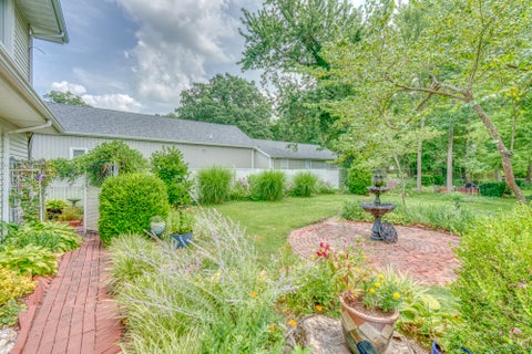 Tiny photo for 766 Fairfield Road, Mt Vernon, IL 62864 (MLS # 12623650)
