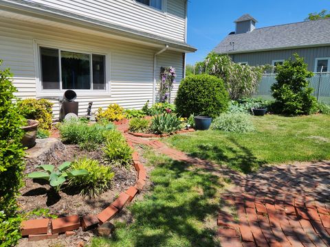 Tiny photo for 766 Fairfield Road, Mt Vernon, IL 62864 (MLS # 12623650)