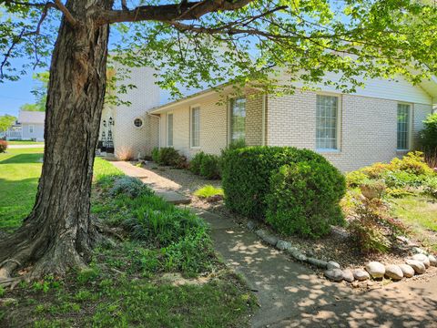 Tiny photo for 766 Fairfield Road, Mt Vernon, IL 62864 (MLS # 12623650)