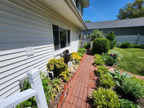 Tiny photo for 766 Fairfield Road, Mt Vernon, IL 62864 (MLS # 12623650)