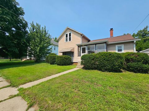 Photo of 302 E Park Street, Morrison, IL 61270 (MLS # 12540958)