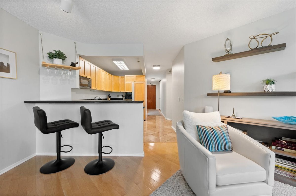 480 N Mcclurg Court 310-11