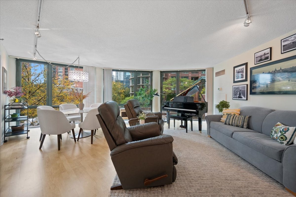 480 N Mcclurg Court 310-11