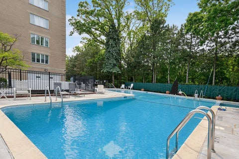 Tiny photo for 6400 N Cicero Avenue #212, Lincolnwood, IL 60712 (MLS # 12712384)