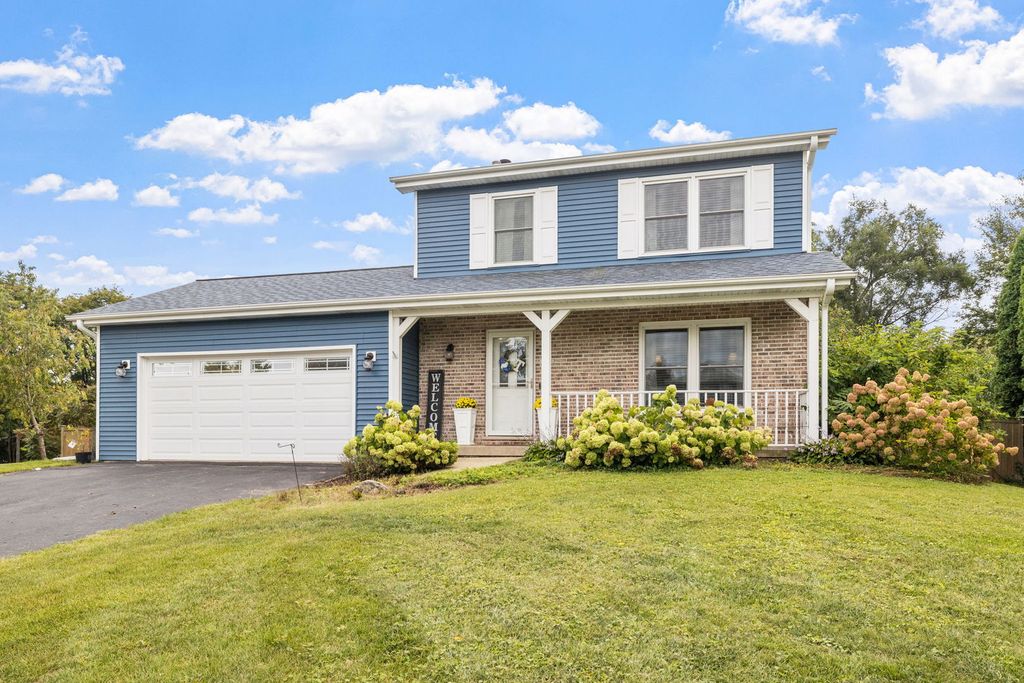 Photo for 29W139 BARNES Avenue, West Chicago, IL 60185 (MLS # 12480532)