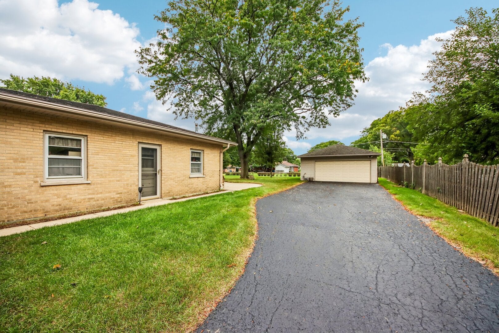 6N520 Andrene Lane